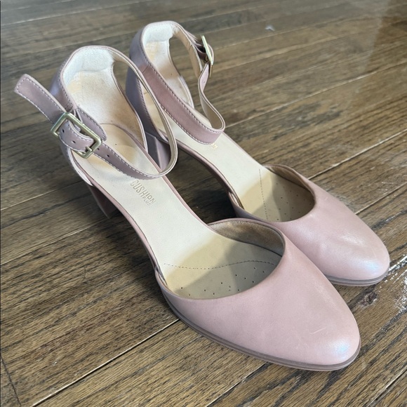 Clark’s Heels - Picture 2 of 3